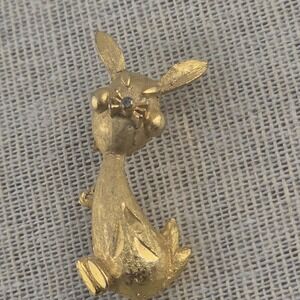 Vintage Gold‎ Tone Rabbit Bunny Pin Brooch Mid Century Red Rhinestones
